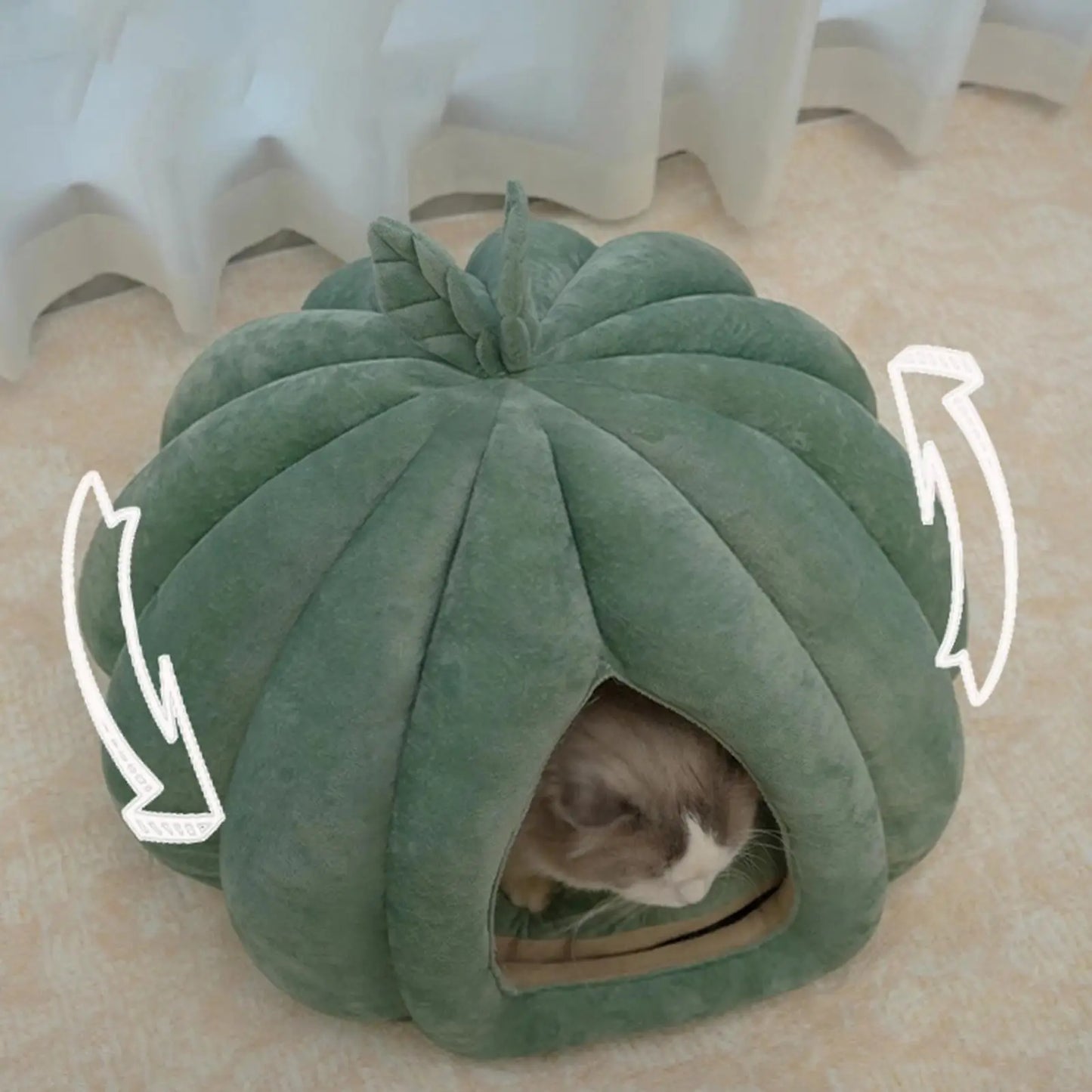Pumpkin Cat Bed – Thickened Enclosed Plush Cat House for Winter